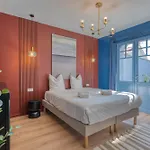 Les Bains De Walk To & Town Sleeps 6 *