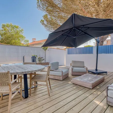 Villa Les Bains De Mer Spa Walk To Beach & Town Sleeps 6