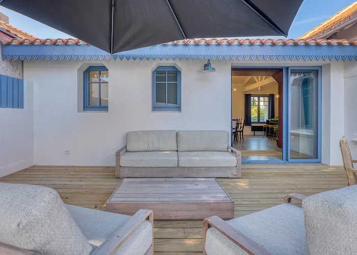 Villa Les Bains De Mer Spa Walk To Beach & Town Sleeps 6