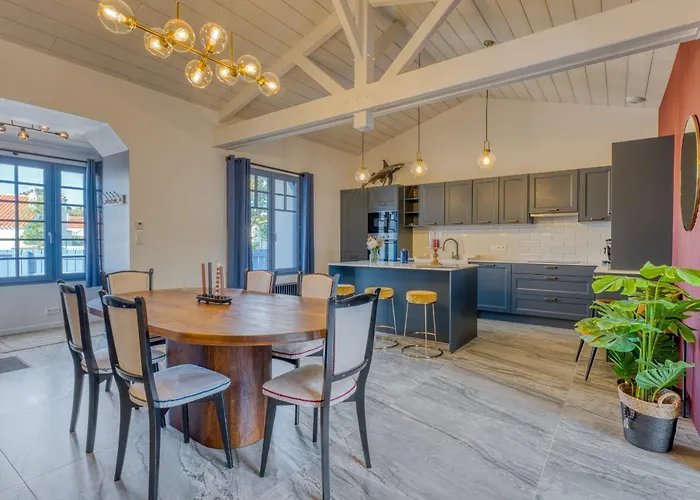 Les Bains De Avec Villa