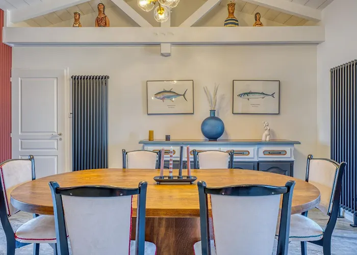 Villa Les Bains De Mer Spa Walk To Beach & Town Sleeps 6 Βίλα *